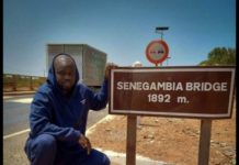 DÉSOBÉISSANCE CIVILE: Interdit de sortie du territoire sénégalais, Sonko fait escale Gambie et se fait prendre en photo