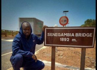 DÉSOBÉISSANCE CIVILE: Interdit de sortie du territoire sénégalais, Sonko fait escale Gambie et se fait prendre en photo