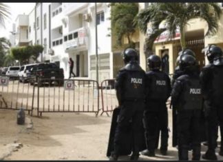 CITÉ KEUR GORGUI : Les avocats de Sonko gazés et éconduits par les forces de l’ordre