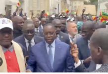 PRÉSIDENTIELLE 2024 : De Paris, Macky Sall annonce « presque » sa candidature