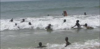 SOCIÉTÉ : Un jeune de 15 ans meurt noyé ce samedi à la plage de Somone