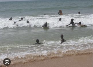 SOCIÉTÉ : Un jeune de 15 ans meurt noyé ce samedi à la plage de Somone