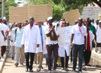 Mort tragique d’un bébé a la buanderie de l’hôpital Abass Ndao, attaque de l’hôpital de Thiès par des manifestants : l’Alliance des syndicats de la santé prend position