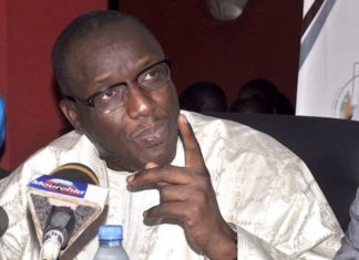 TROIS COLLÉGIENNES MORTES : Cheikh Oumar Hanne à Tassette Peulh pour présenter ses condoléances