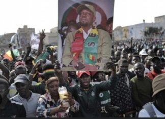 DAKAR : Des centaines de manifestants réclament la libération des « détenus politiques »