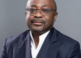 Le journaliste Alain Foka a-t-il démissionné de RFI ?
