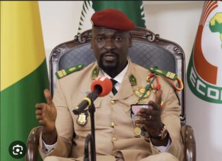 GUINÉE : Doumbouya dissout le gouvernement !