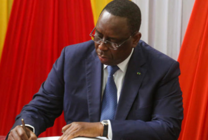 Macky-sall-1-905x613