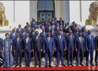 CONSEIL DES MINISTRES : Le gouvernement dissout !