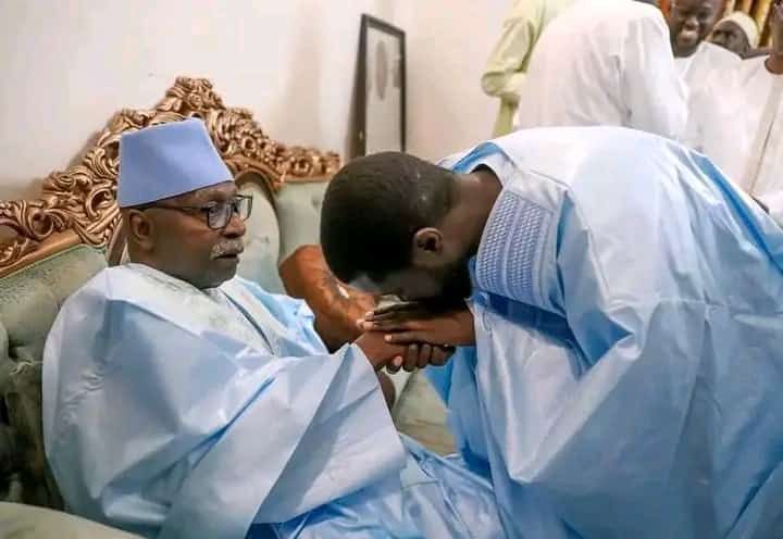 Le Président B. Diomaye Faye à Tivaouane, chez le Khalife général Serigne Mbaye Sy Mansour (photos)