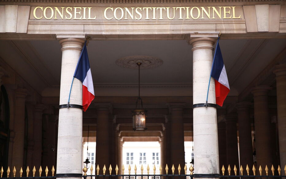 Le Conseil Constitutionnel français favorise l’immigration clandestine