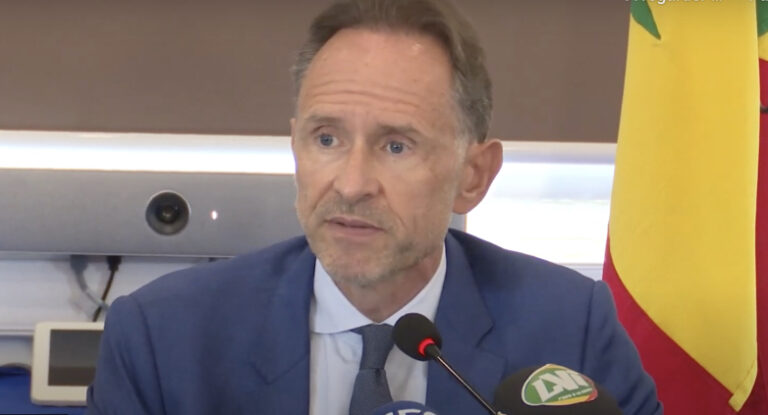 Surpêche industrielle: l’Union Européenne affirme ne cibler que ‘le thon et le merlu, espèces dont les Sénégalais ne veulent pas’ (sic)
