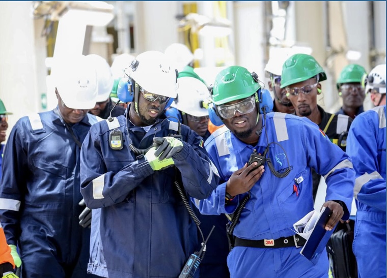 VISITE SUR LA PLATEFORME SANGOMAR : Le Président Diomaye réitère son engagement pour une gestion transparente et équitable