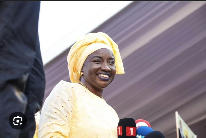 POLITIQUE : Mimi Touré face à la presse cet après-midi à 15 heures