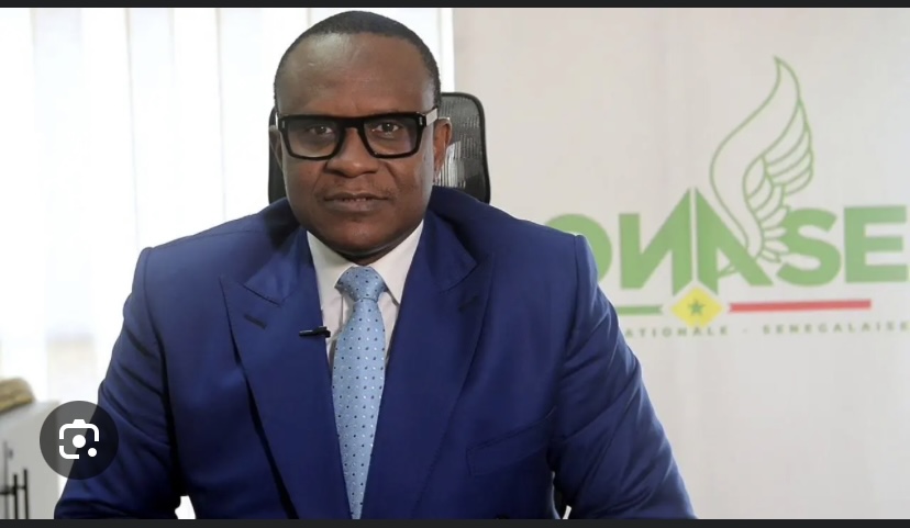 LAT DIOP INTERPELLÉ À L’AIBD PUIS RELÂCHÉ : L’ex Dg de la Lonase interdit de sortie du territoire national
