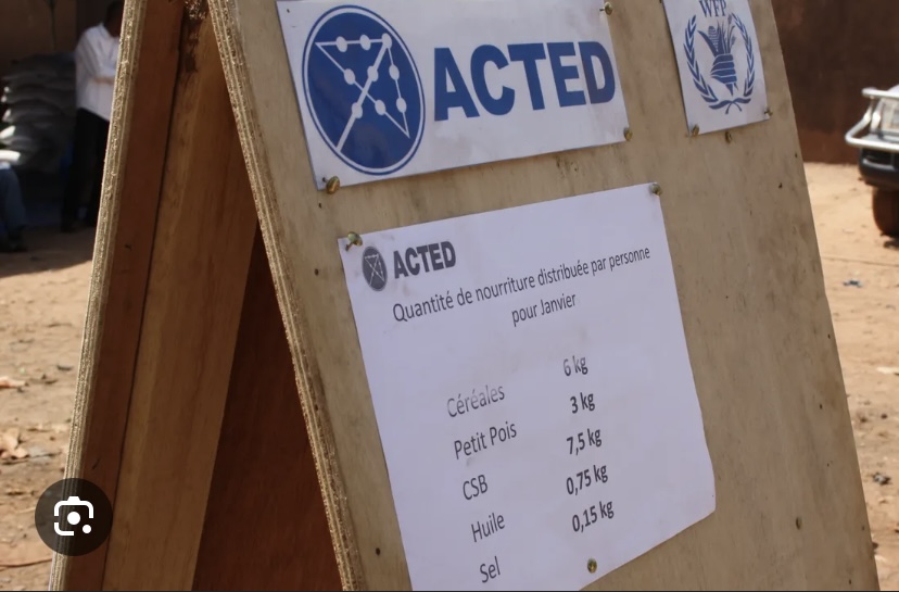 LES BIDASSES DE NIAMEY CHASSENT UNE ONG FRANÇAISE