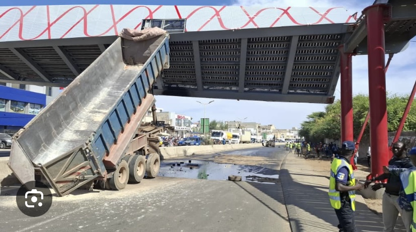 YOFF TANGHOR: Le chauffeur du camion qui a percuté la passerelle placé sous mandat de dépôt