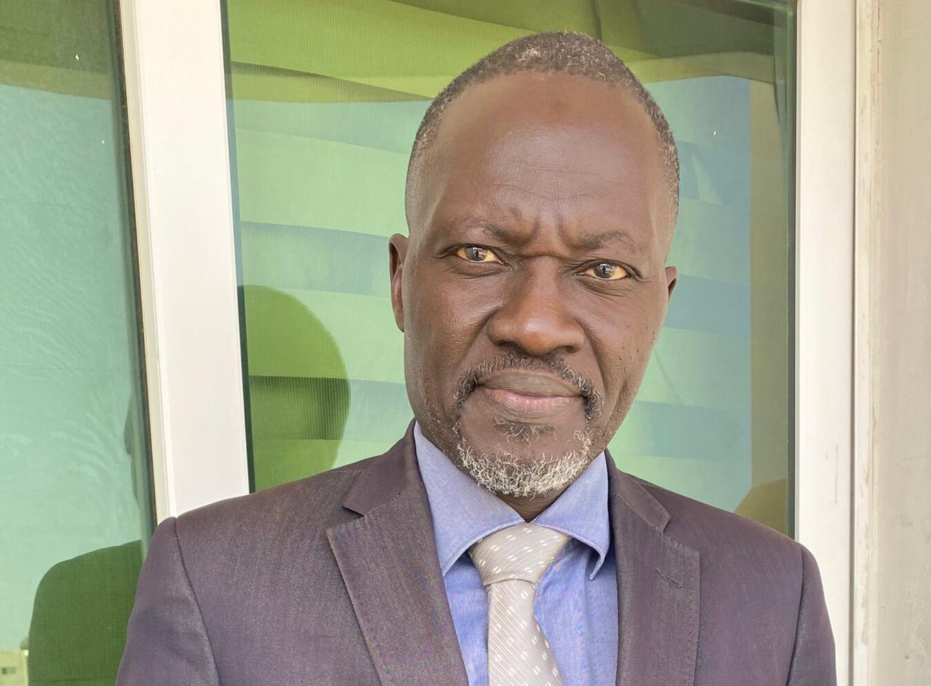 [L’ET DIT TÔT D’O.N.G] « L’attaquant prolifique en buts, mon doomu baay, Pape Gueye, boycottera les Lions de la Téranga jusqu’au changement de l’entraineur Pape ‘Ciao’ et de son staff. Et Pape a bien raison ! » (Par Ousseynou Nar GUEYE)