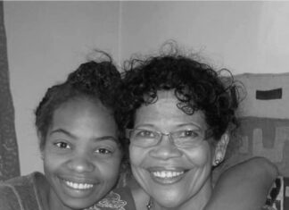 40ème jour du décès de sa maman suite à longue maladie : l’hommage émouvant, à nous tirer des larmes, lumineux, inspirant…et souriant de Juliette Ba, journaliste, coach en mieux-être et harmonie du couple, auto-surnommée ‘Délicieuse imparfaite’