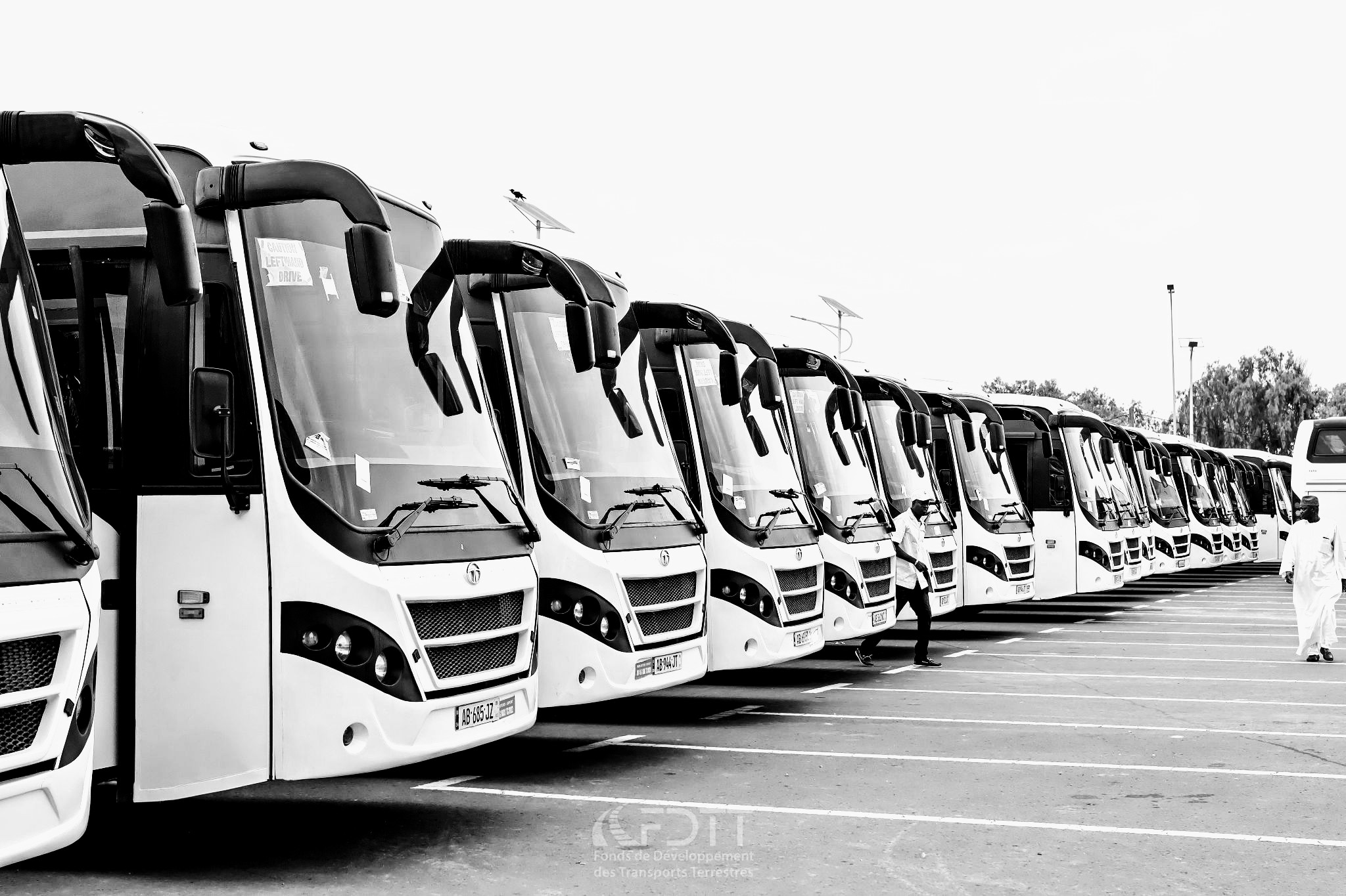 [EXPRESS] TRANSPORT TERRESTRE : pour accélérer la modernisation du transport au Sénégal, 200 bus interurbains réceptionnés 